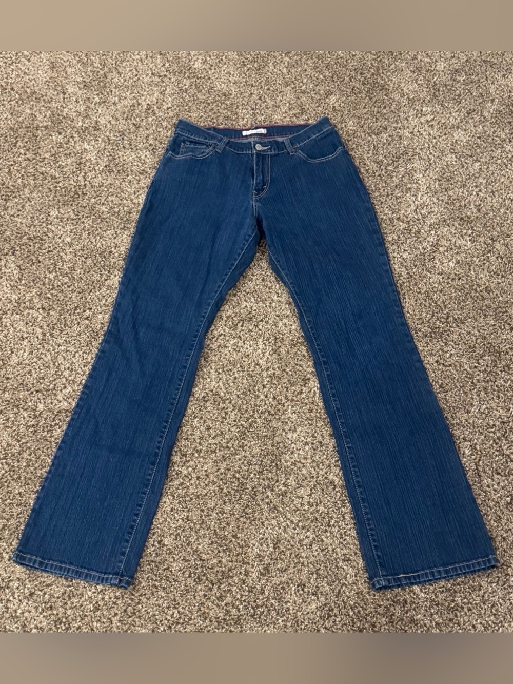 LEVIS RELAXED BOOT CUT JEANS SIZE 8 LONG